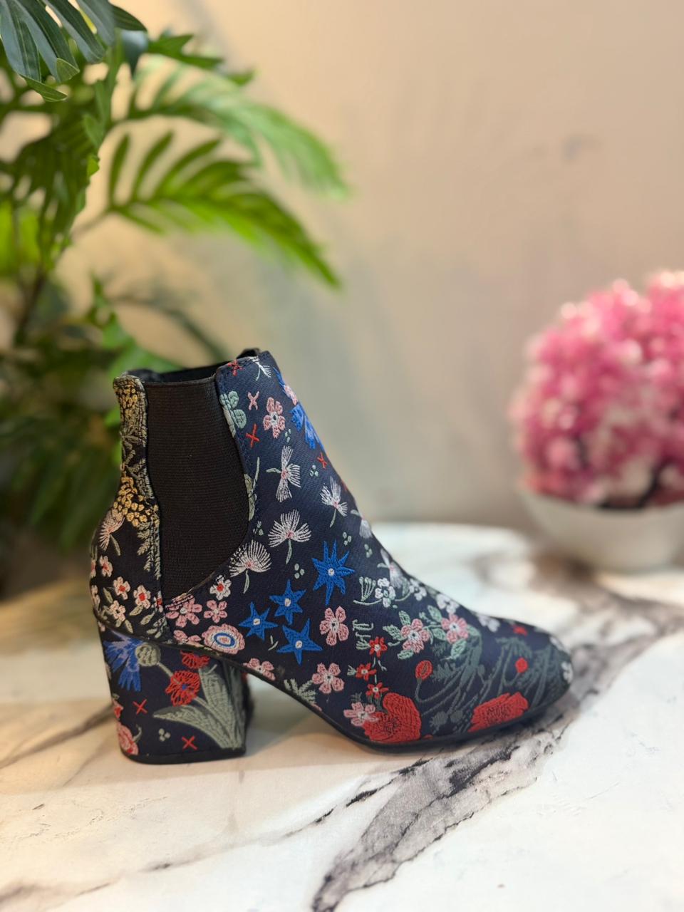 Black and blue printed ankle boot (Indigo)