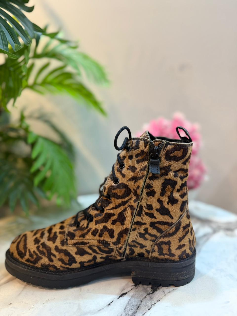 Cheetah print zipper ankle bot (Gios eppo)