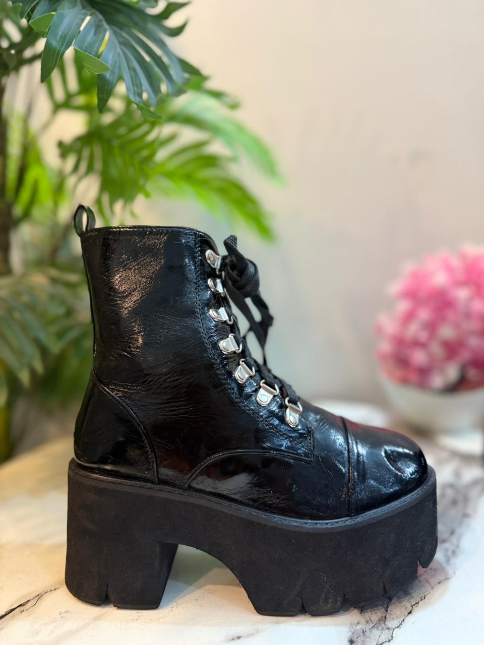 Black leather laceup zipper ankle boot (Unknown)