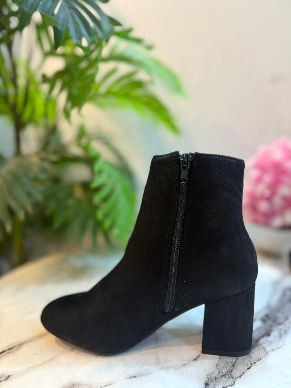 Black suede zipper ankle boot (Shein)