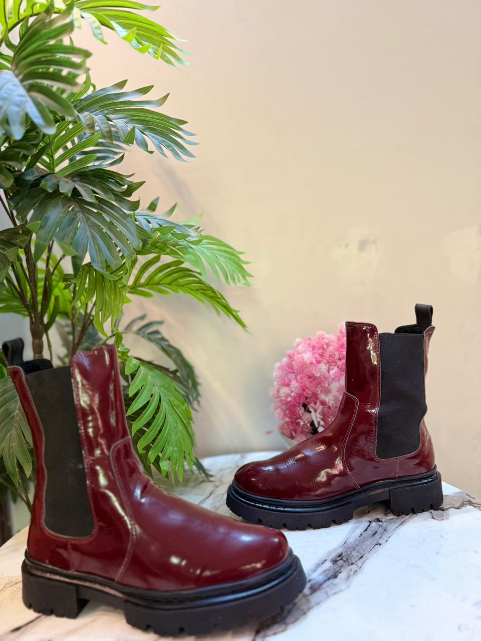 Maroon patent leather ankle boot (Jolana & fenena)