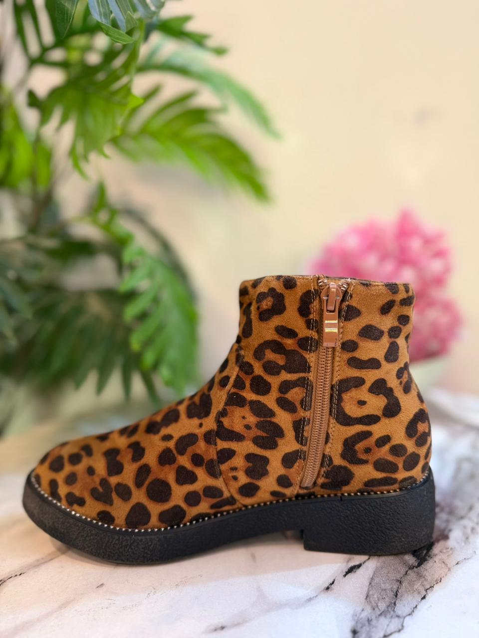 Cheetah print zipper ankle boot (Ideal shoes)