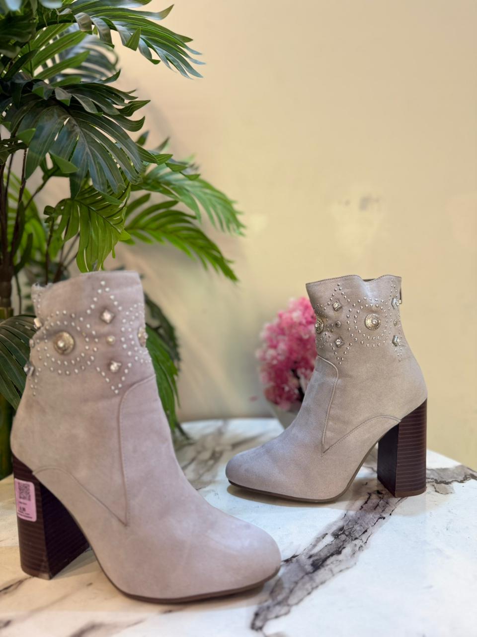 Grey suede back zipper ankle boot (Forever 21)