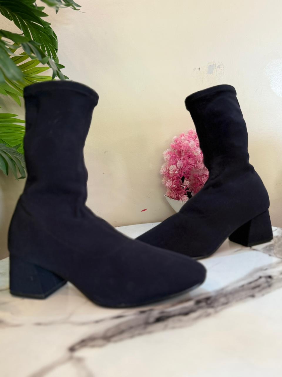 Black satin ankle boot (Vagabond)