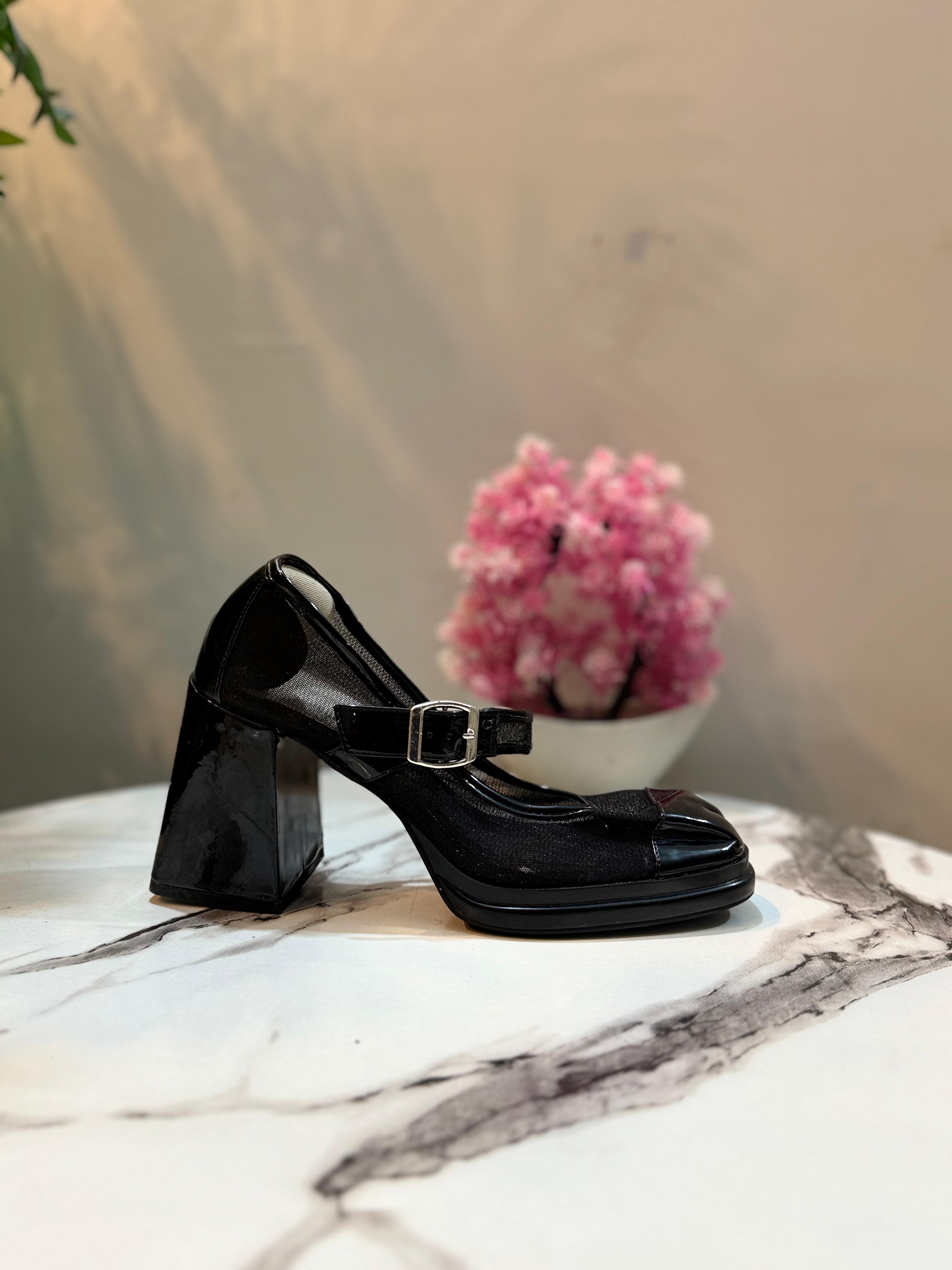 Black block coat heel