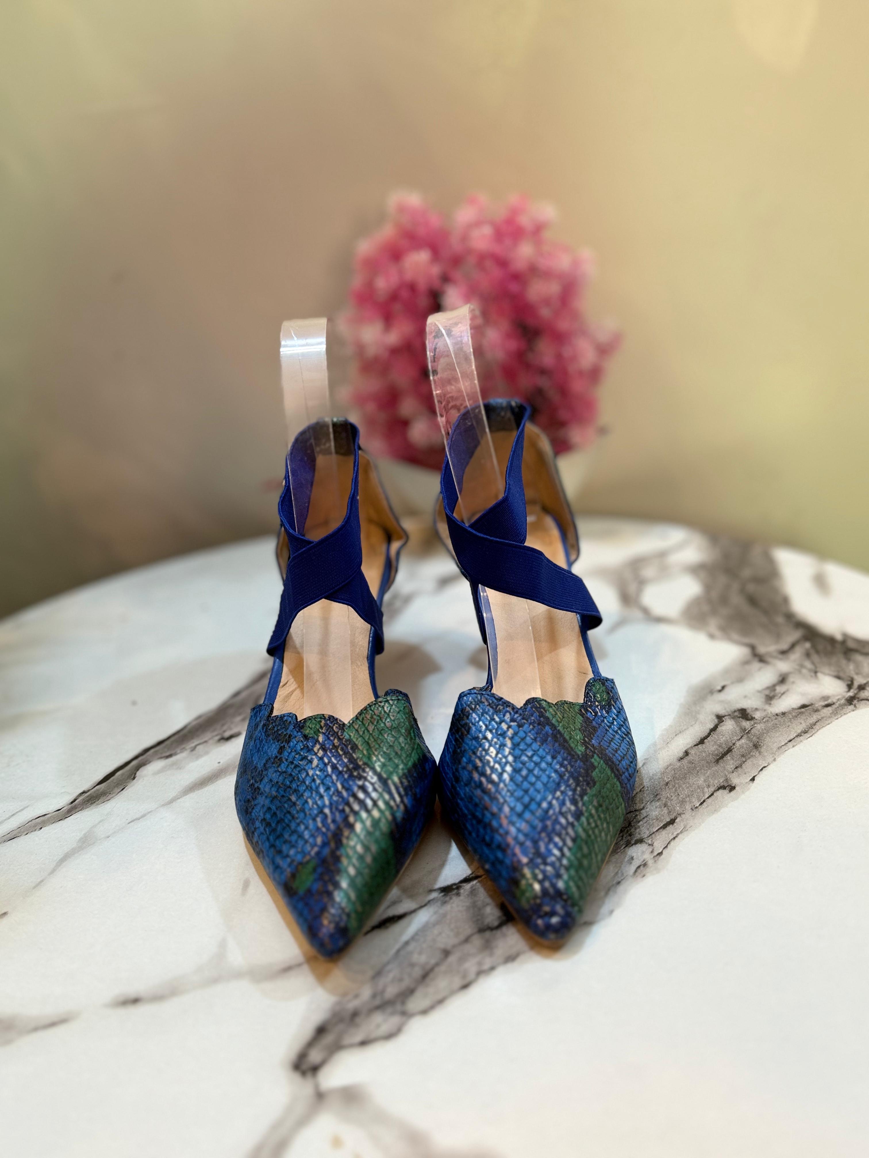 Blue coat shoes with kitten hells