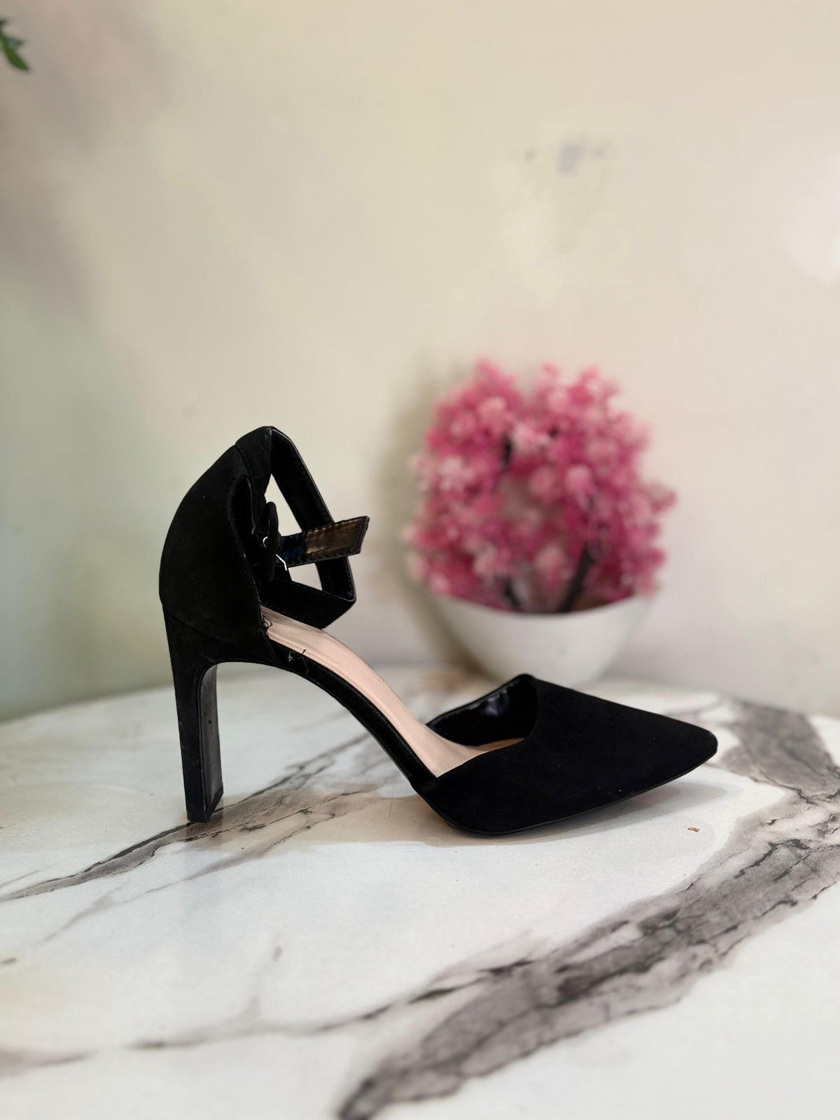 Black coat shoe