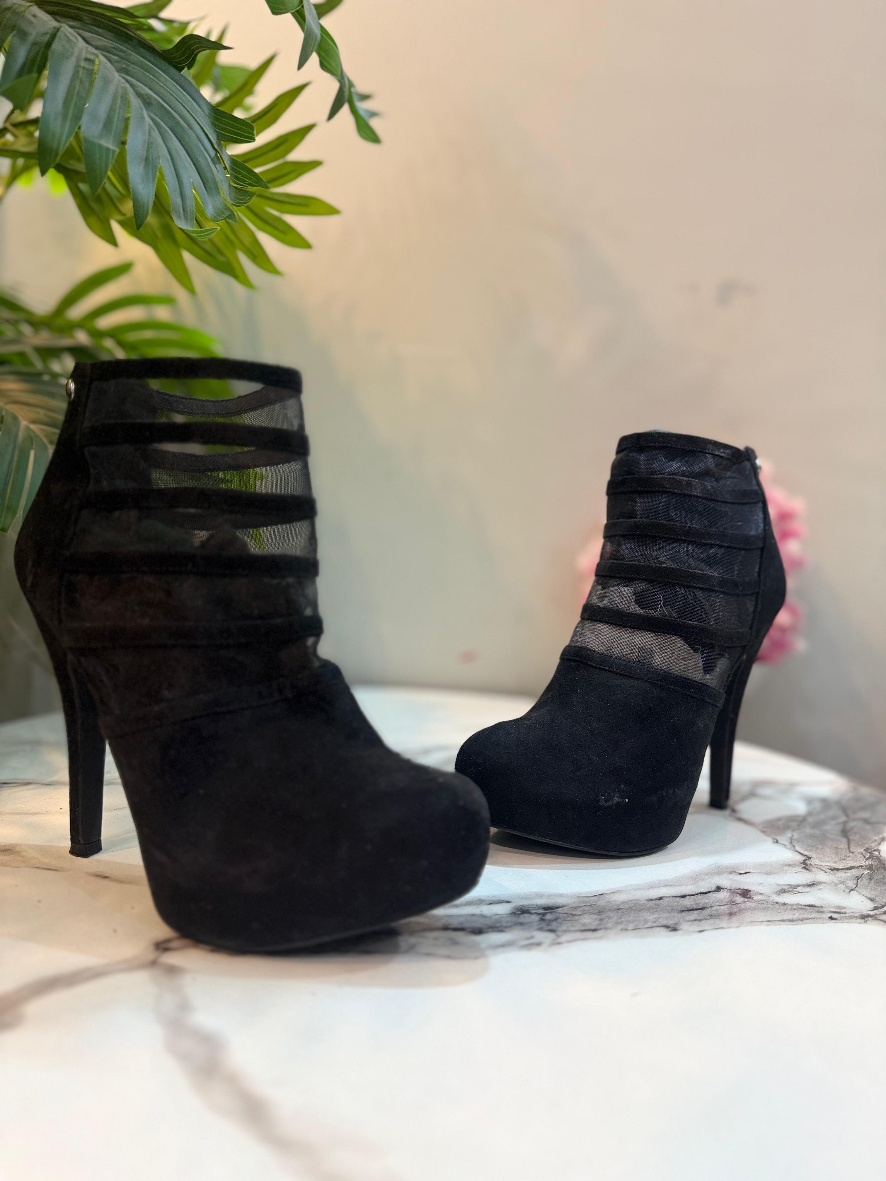 Black suede zipper ankle boot (guess)