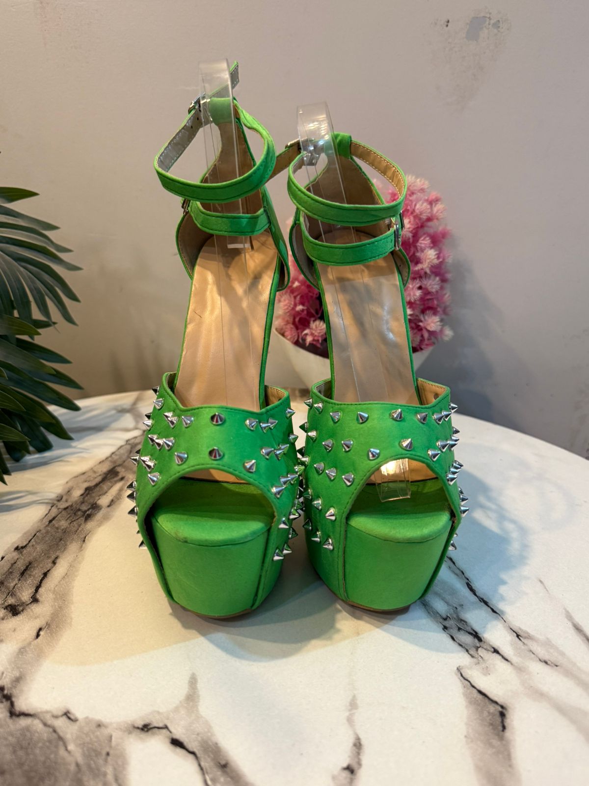Green pencil heel