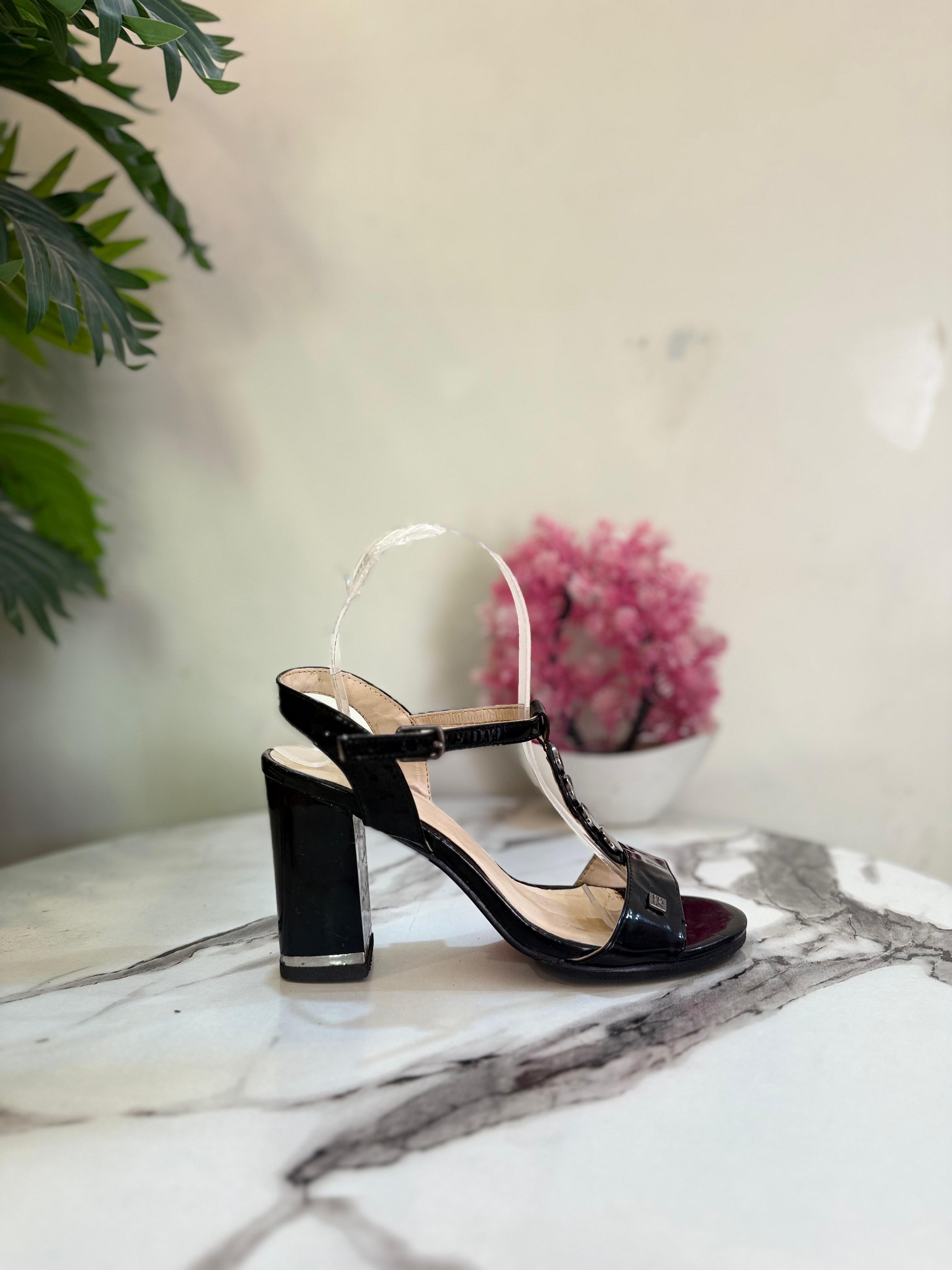 Black block heel