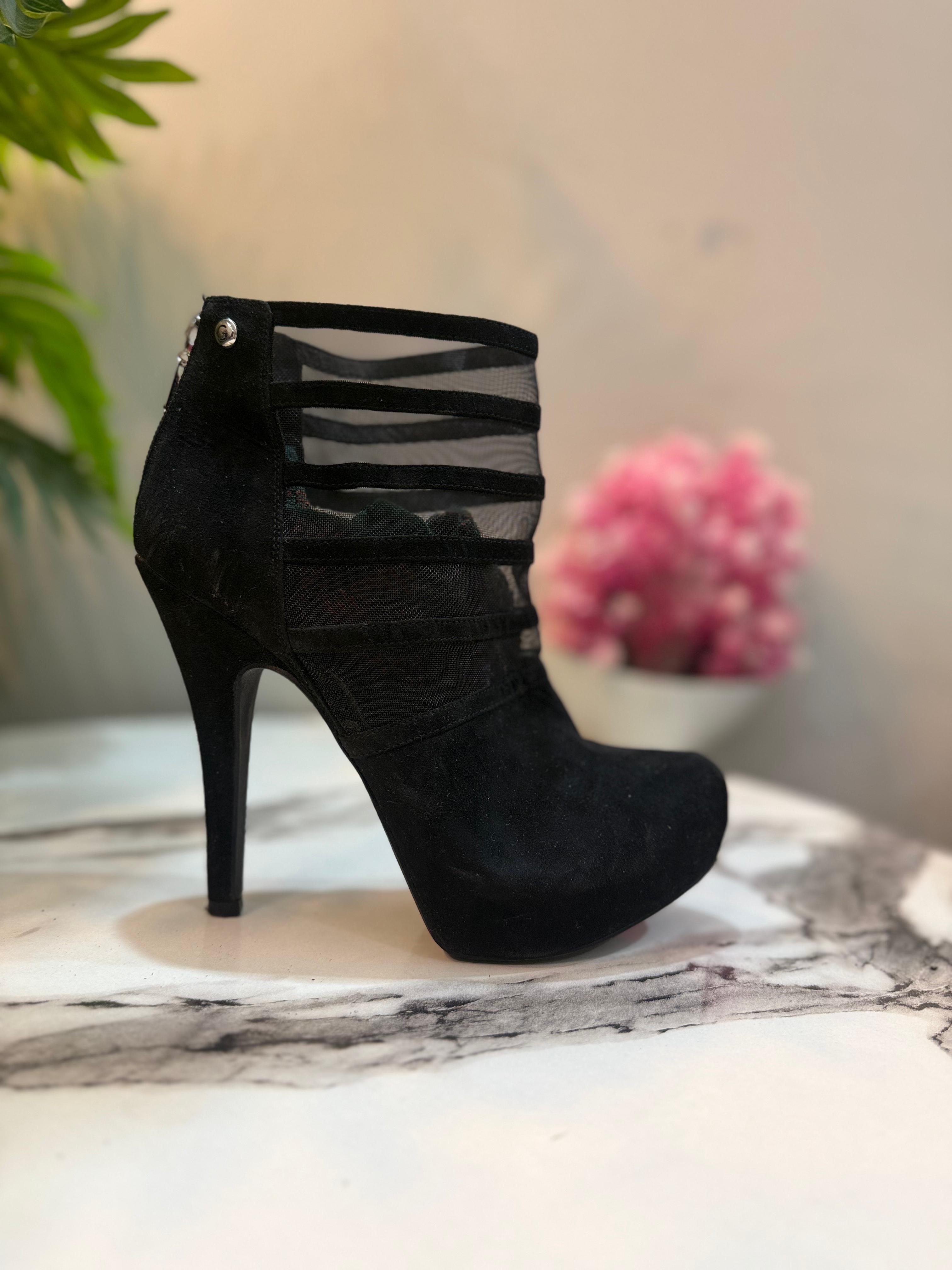 Black suede zipper ankle boot (guess)
