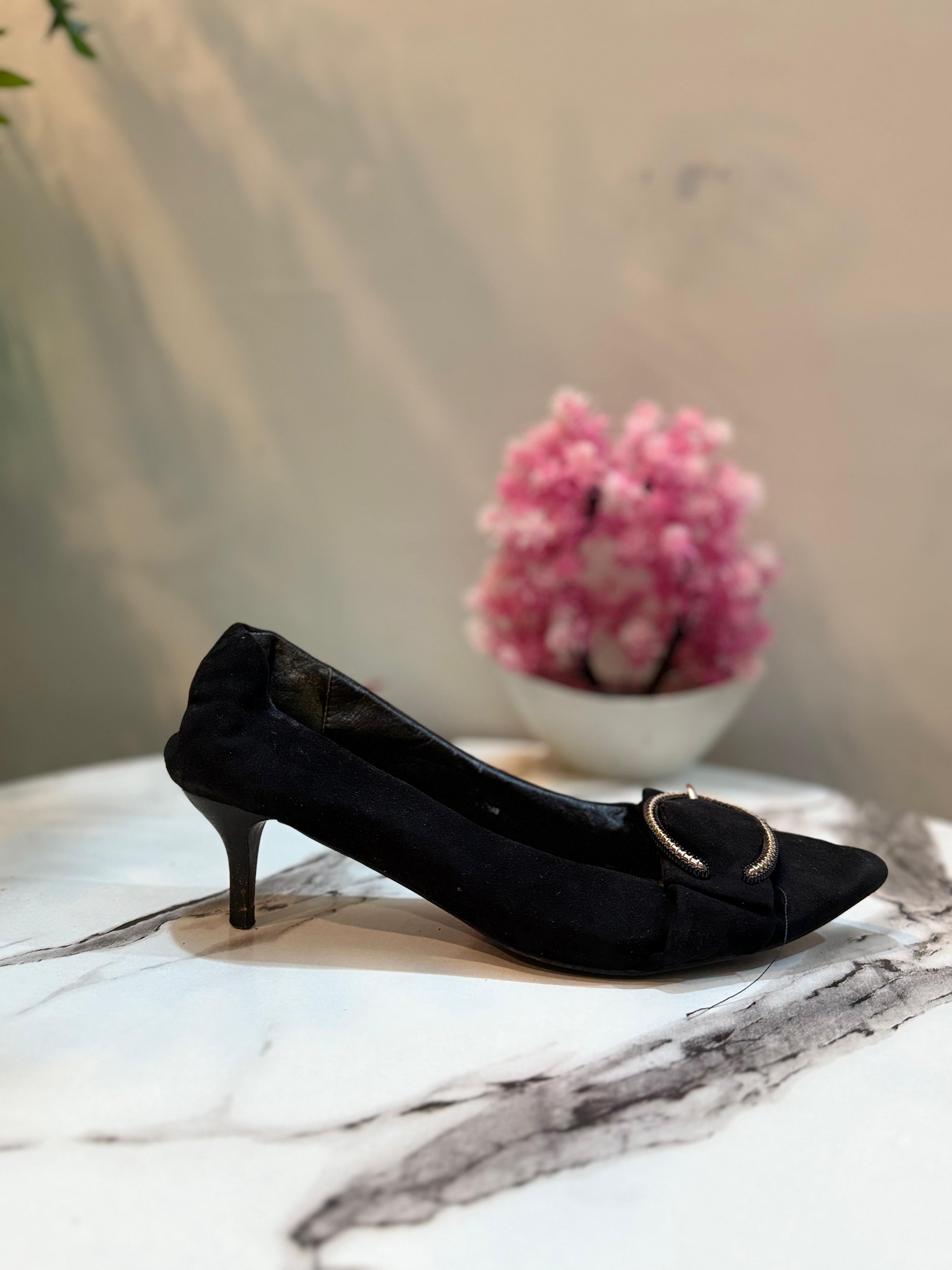Black coat shoe