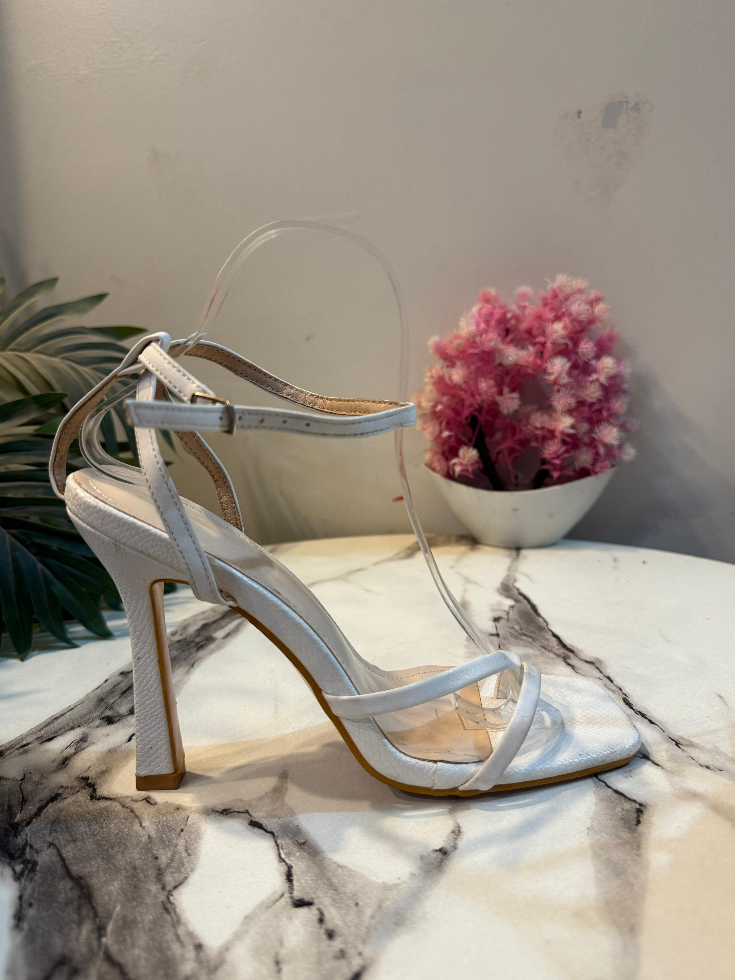 White pencil heel