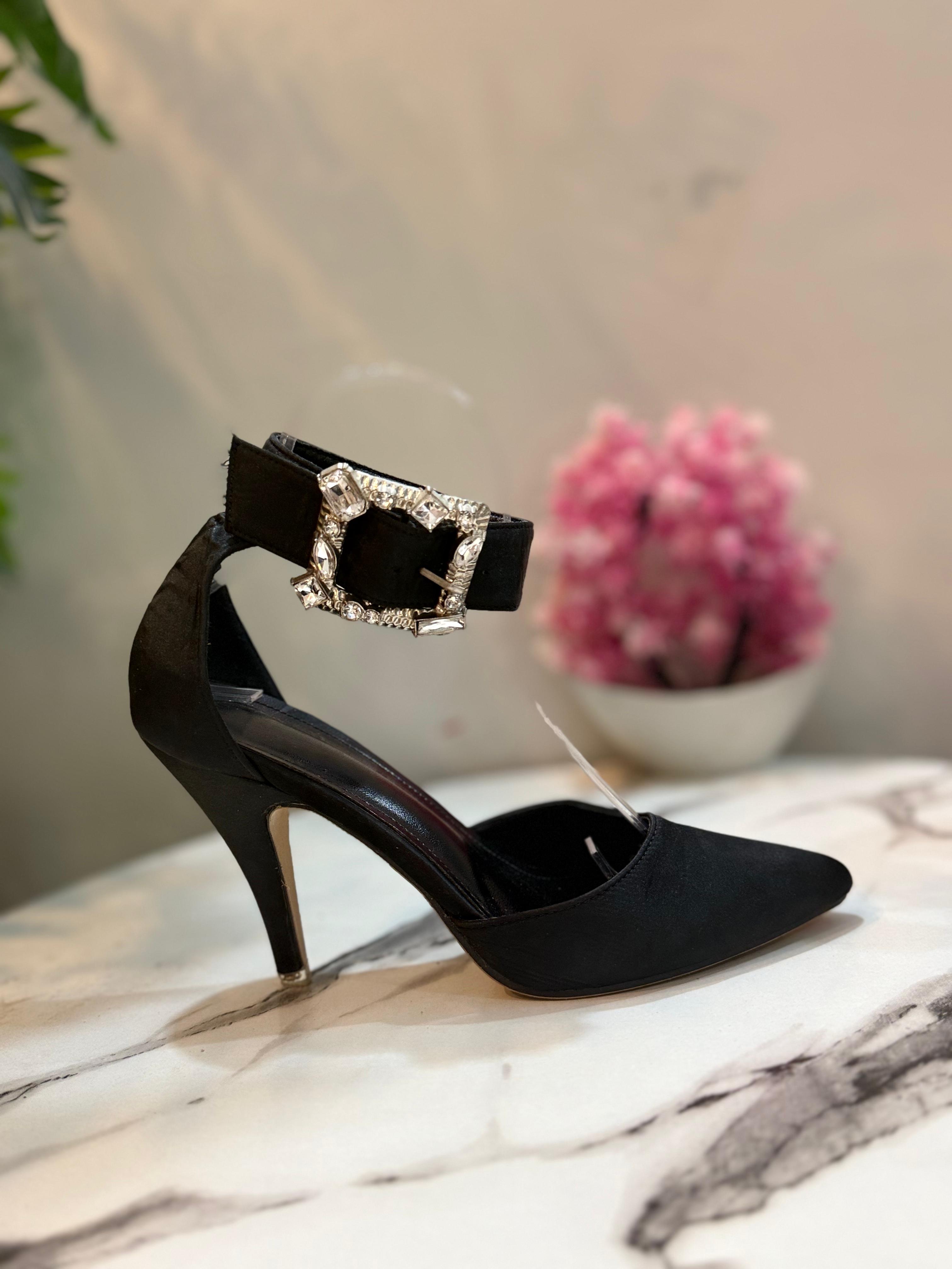 Black coat shoe