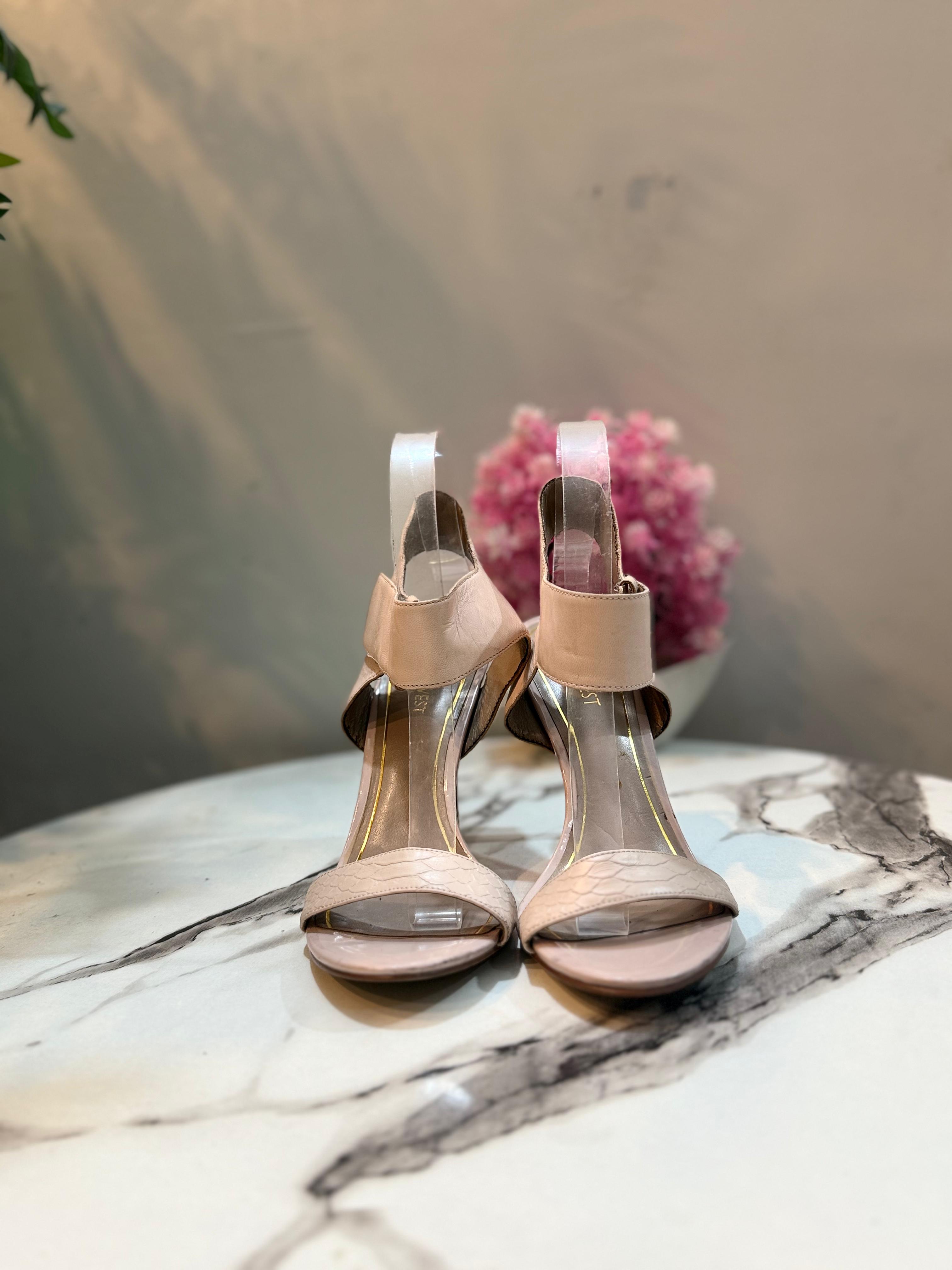 Nine west