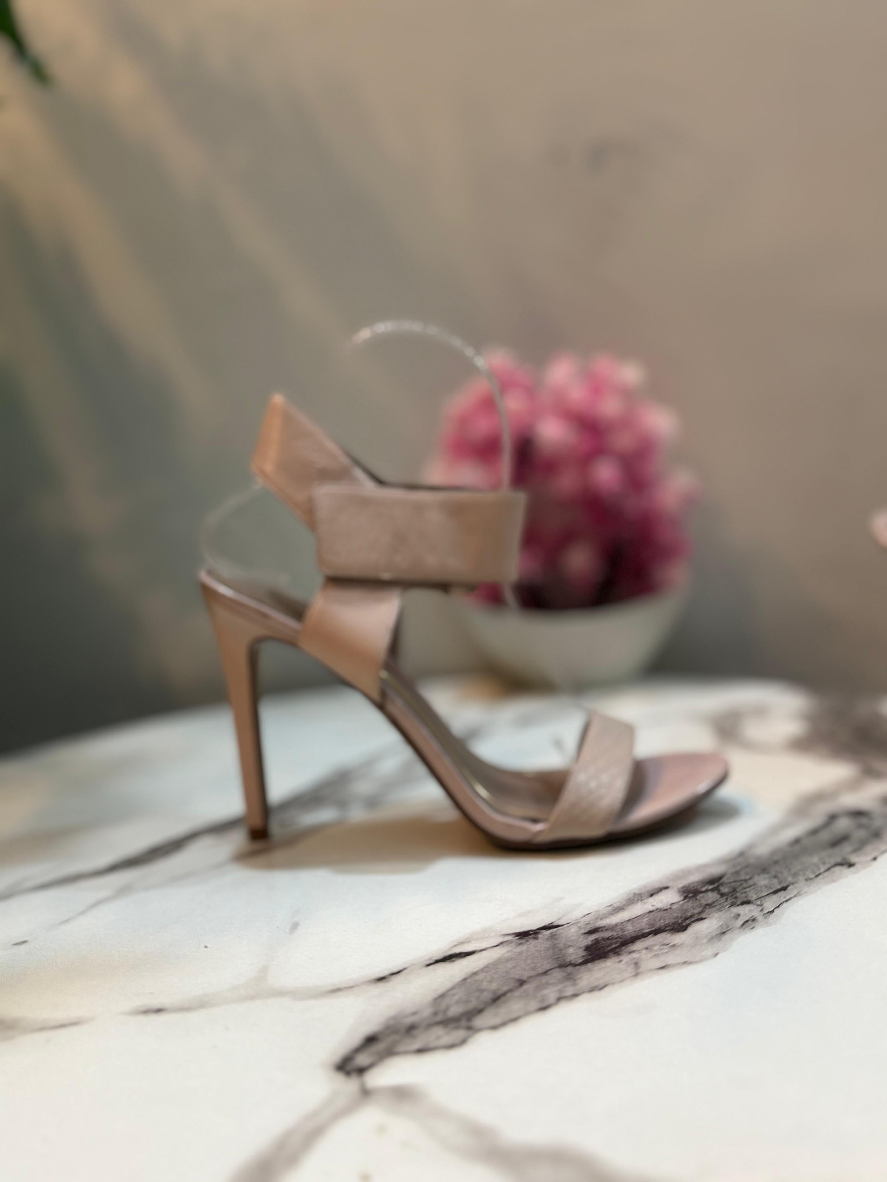 Nine west