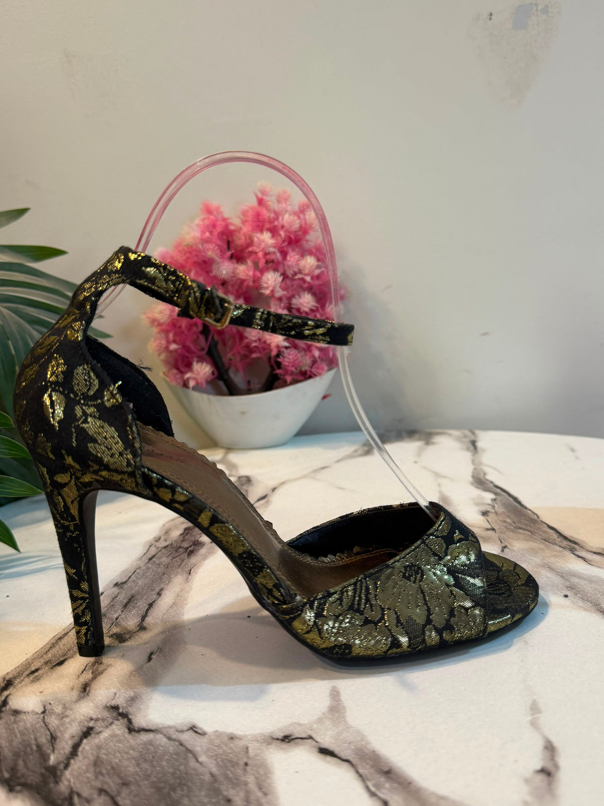 Green pencil heel