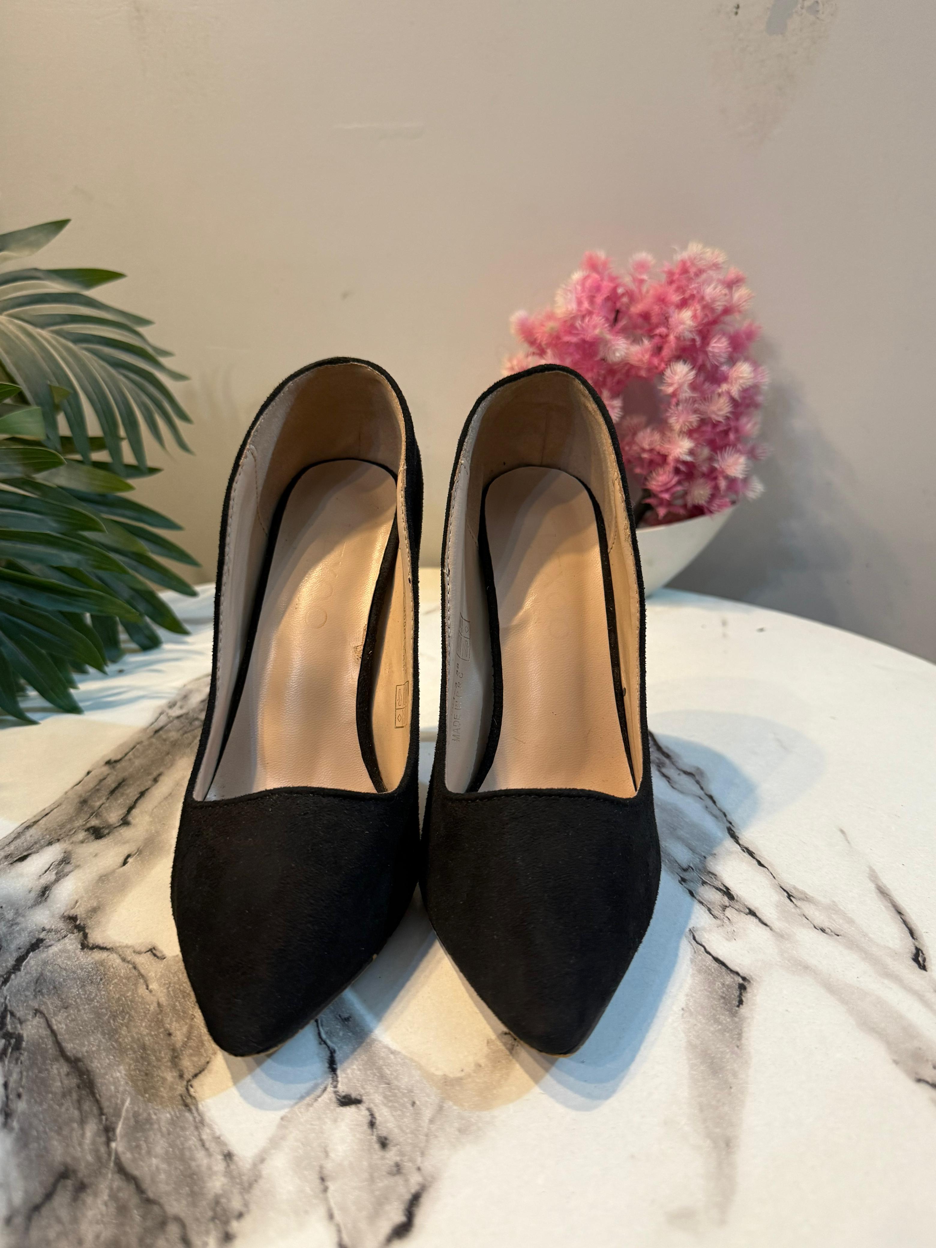 Black coat shoes
