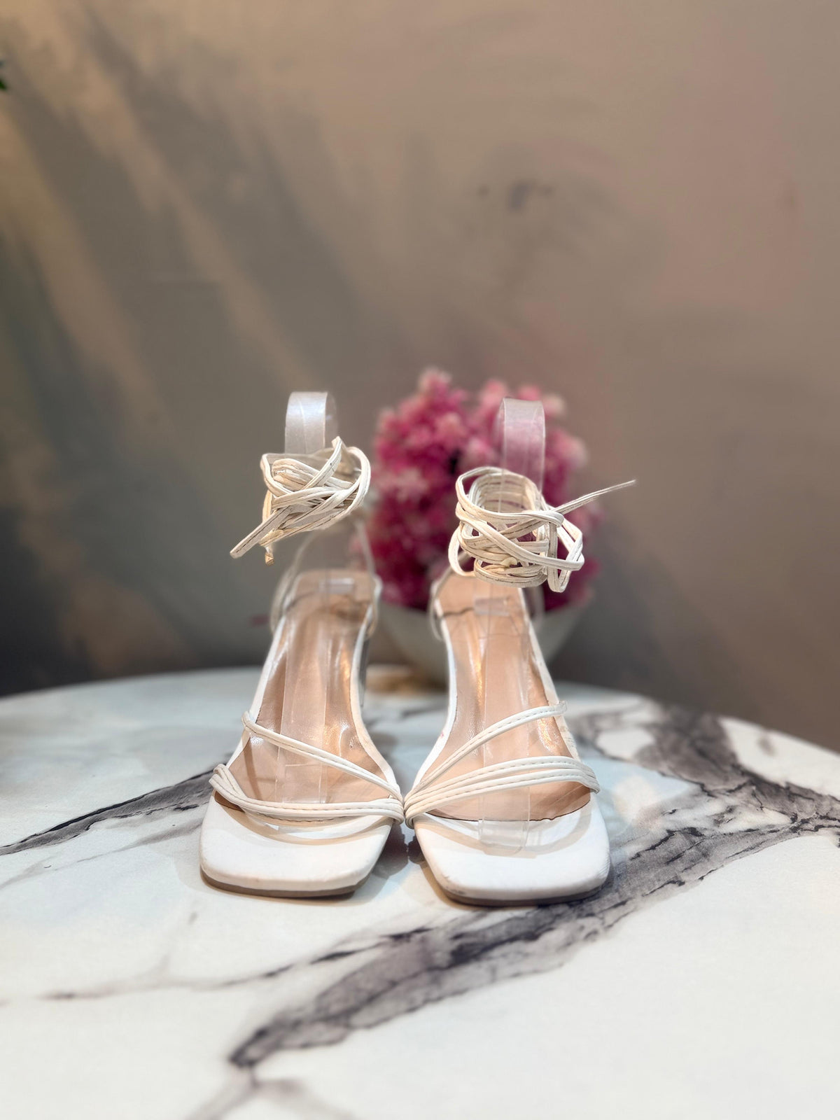White laces transparent heel