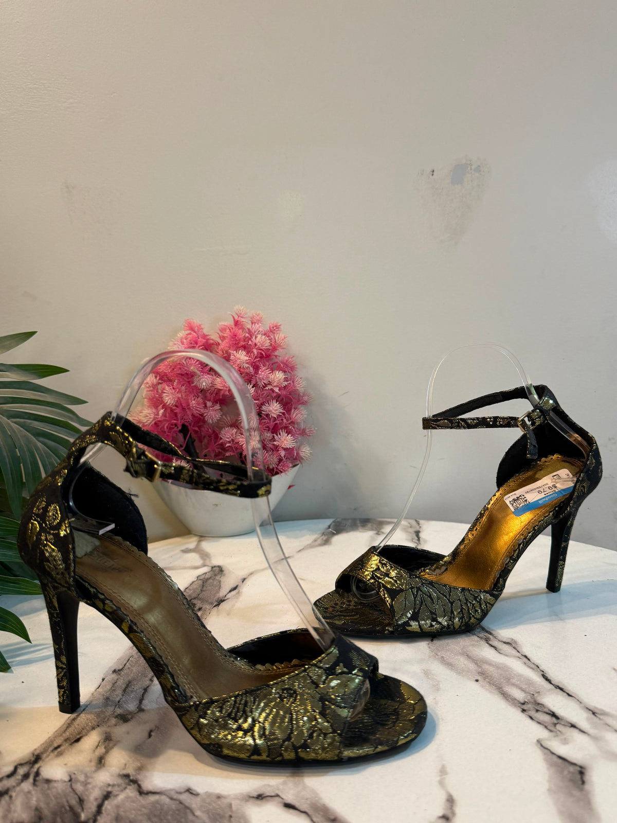 Green pencil heel