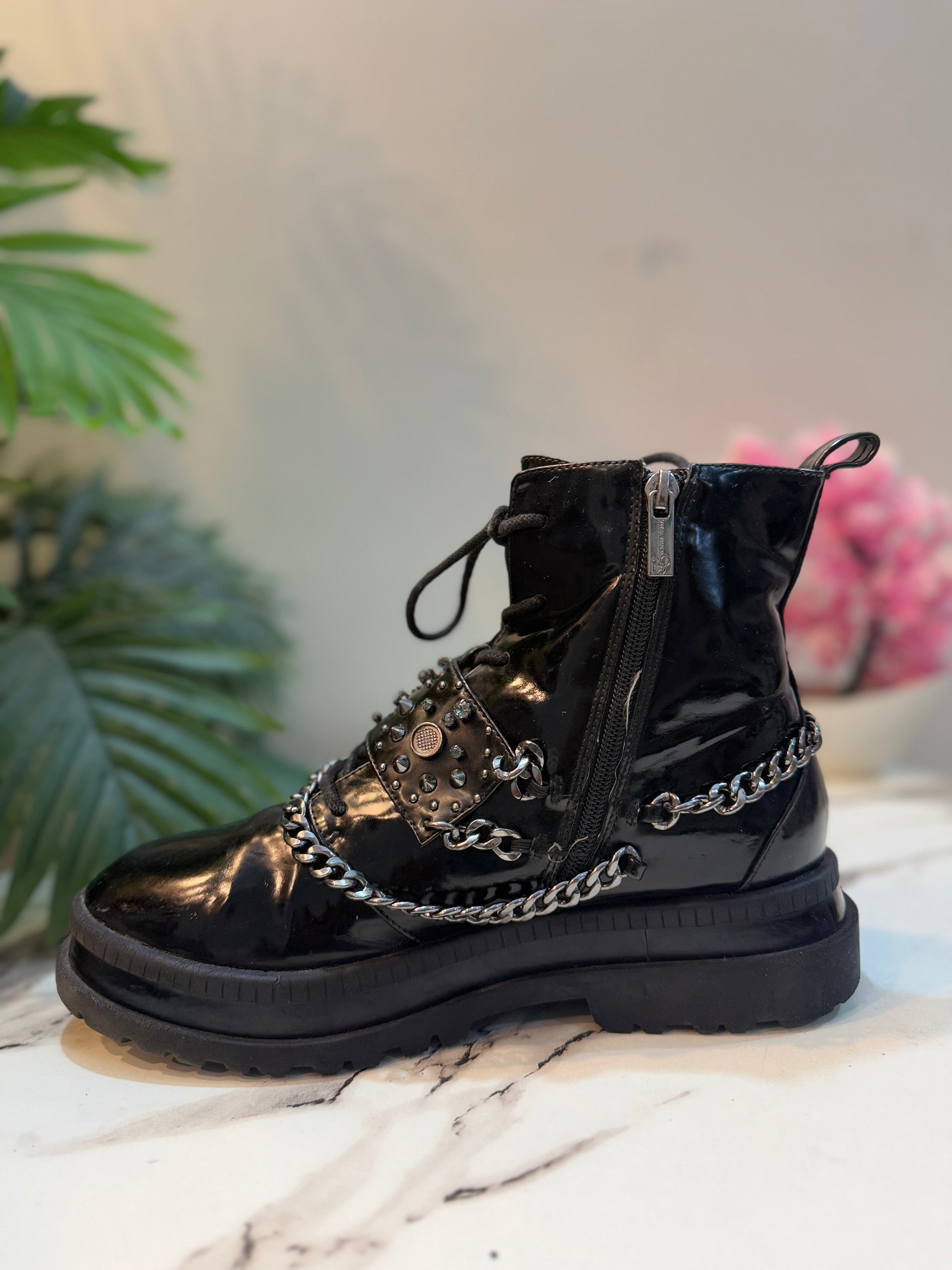 Black leather zipper ankle boot with chain (Gessica Simpson)