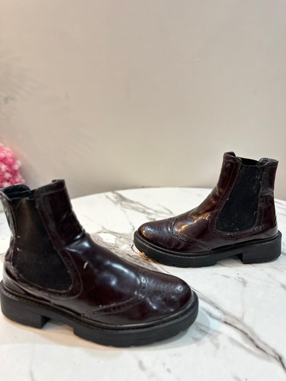 Maroon zipper ankle boot (Lilly Rose)