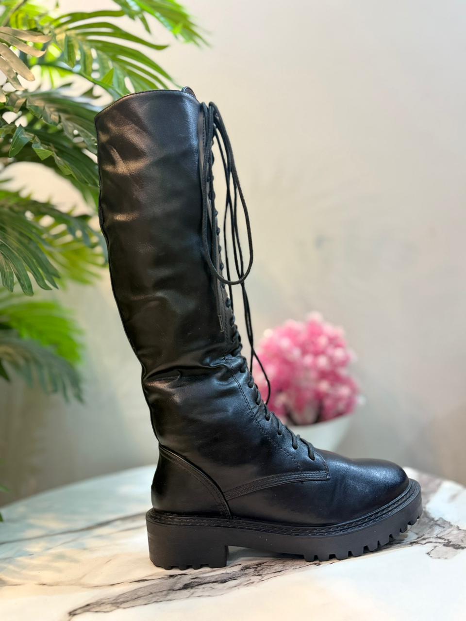 Black leather zipper lace up boot (Unknown)