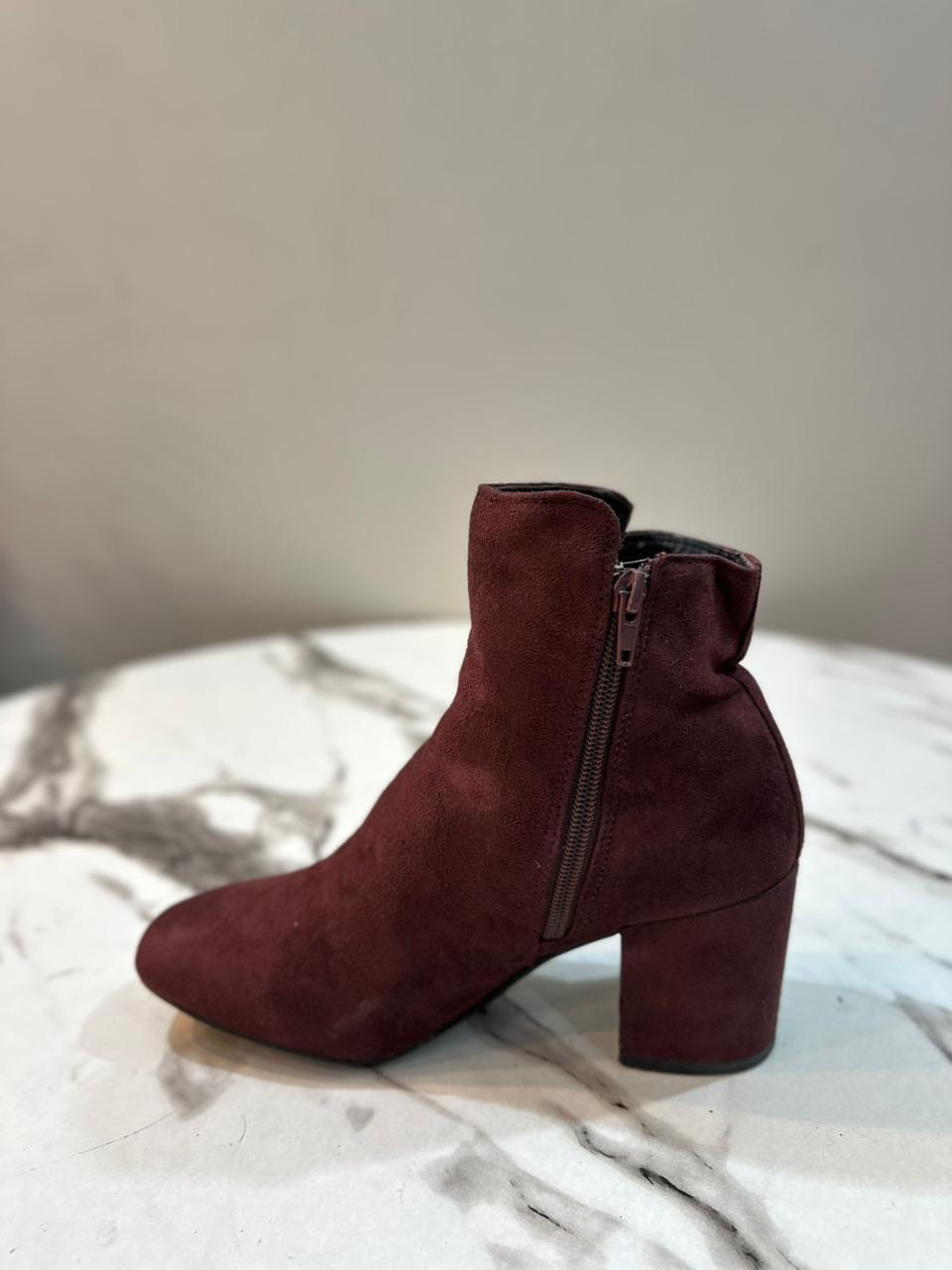 Burgundy suede zipper ankle boot (Amisu)