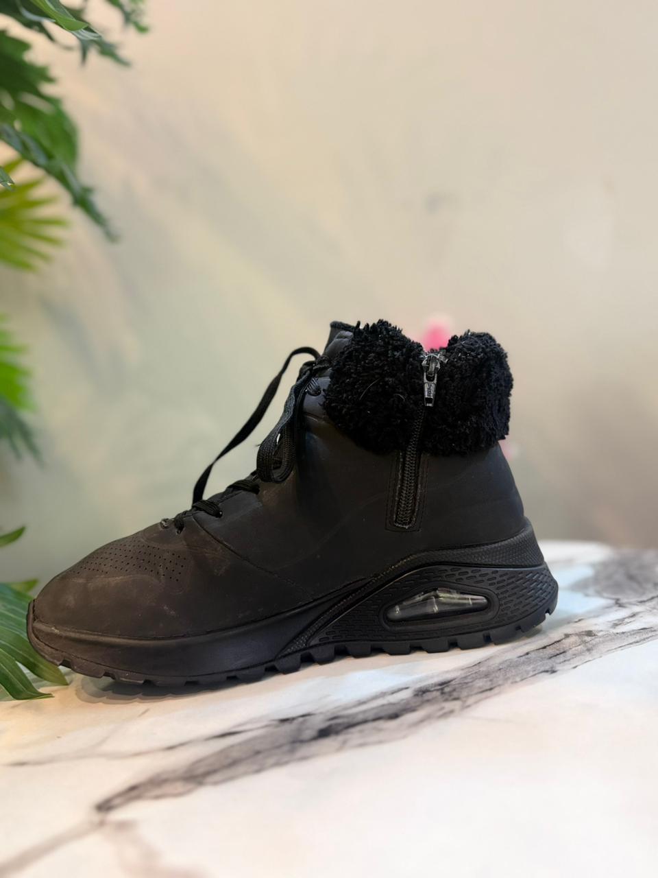 black suede lace up zipper ankle boot (Skechers )