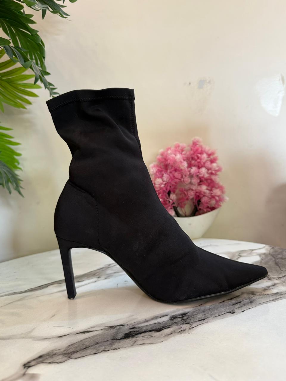 Black satin ankle boot (Bershka)