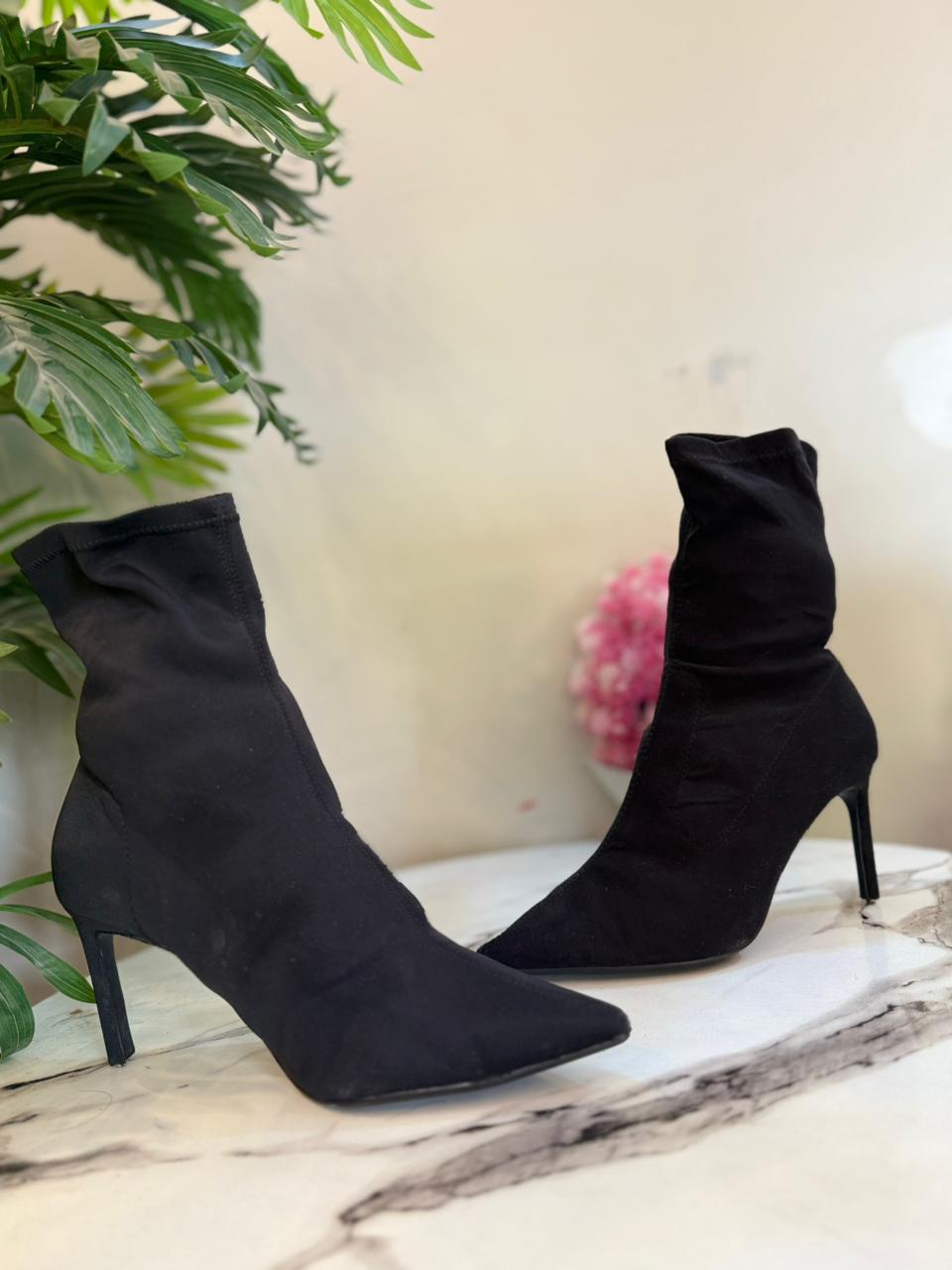 Black satin ankle boot (Bershka)