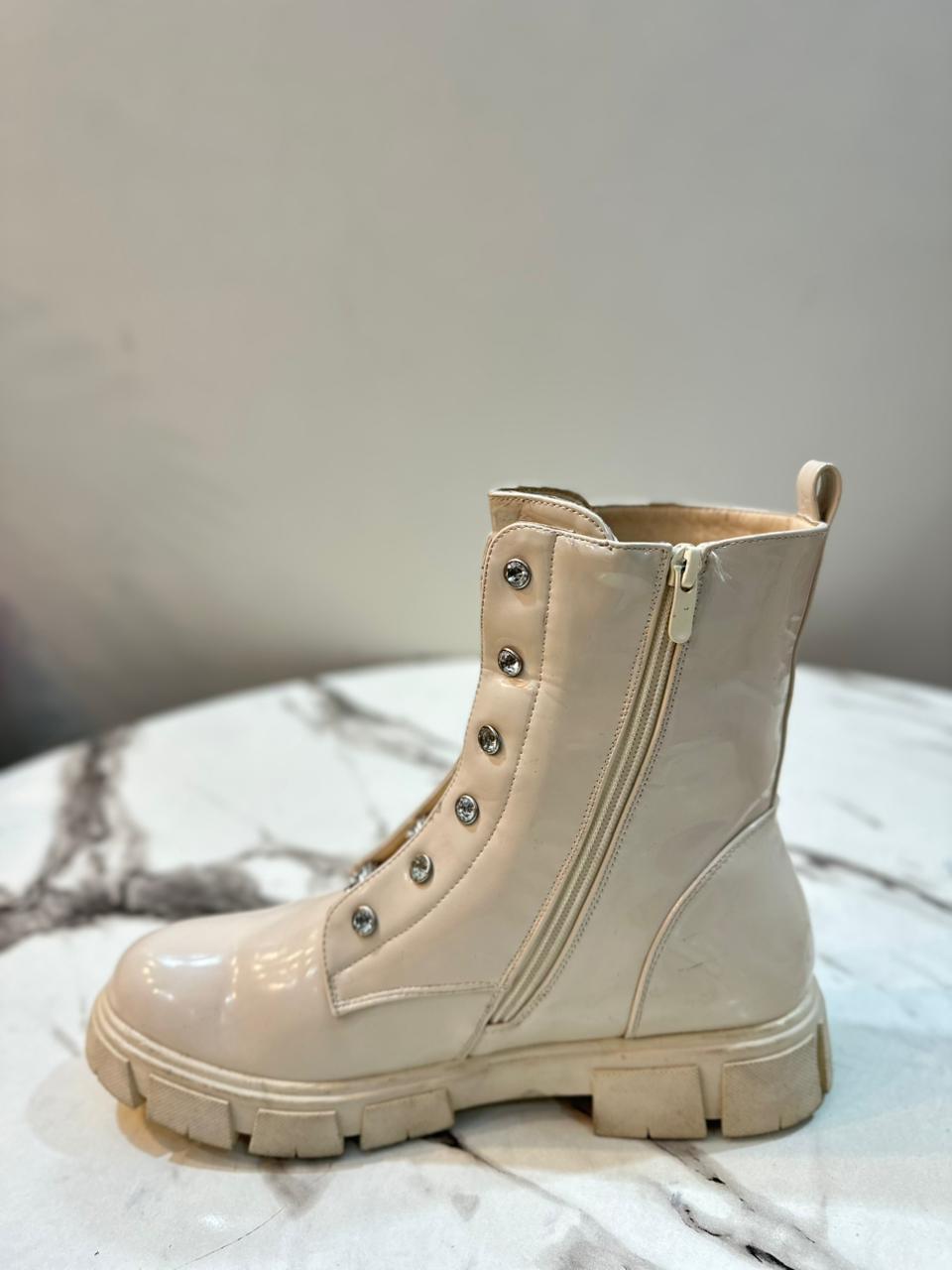 Creamy white patent leather zipper ankle boot (Unknown)
