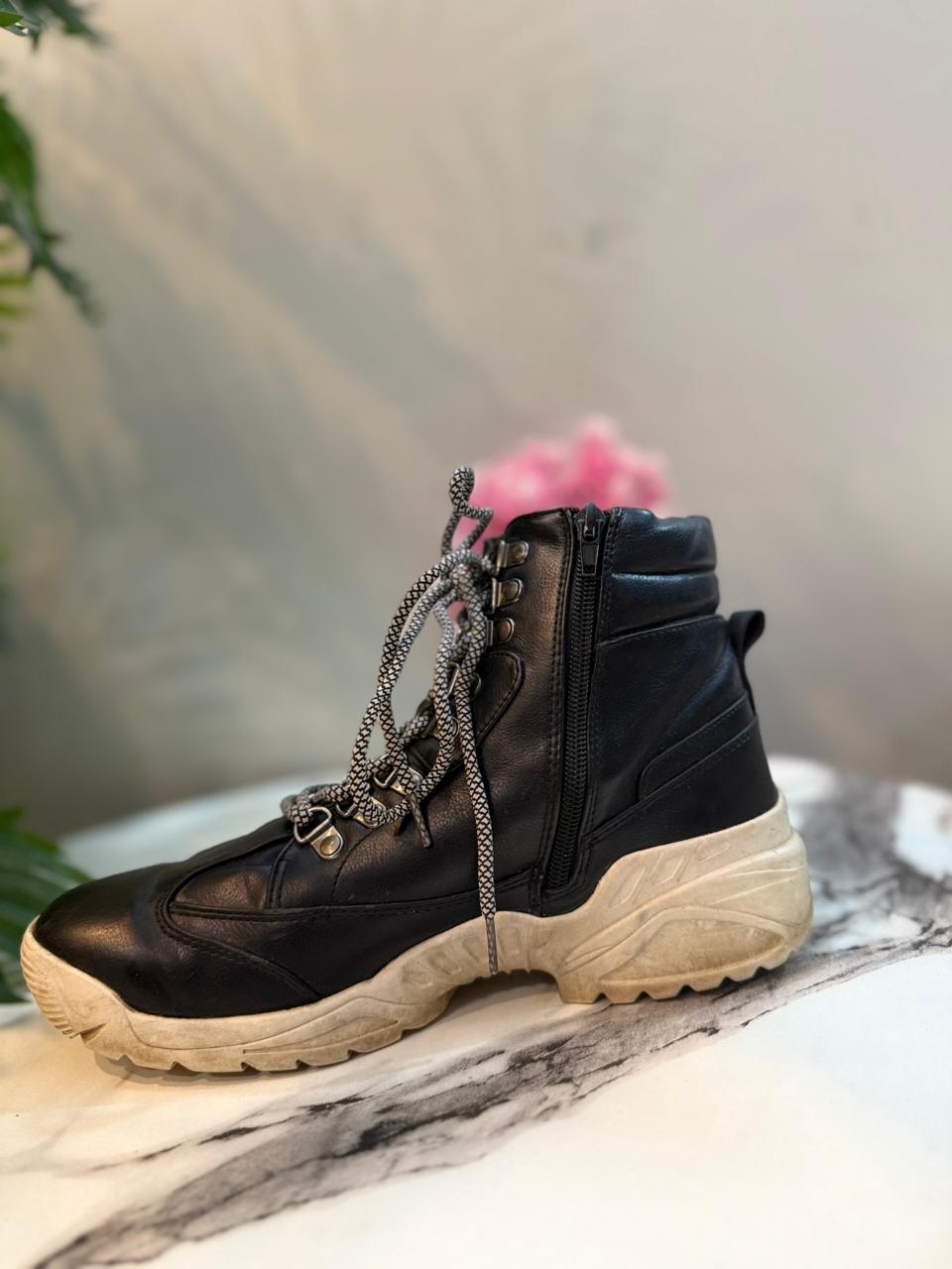 Black leather zipper lace up ankle boots (Unknown)