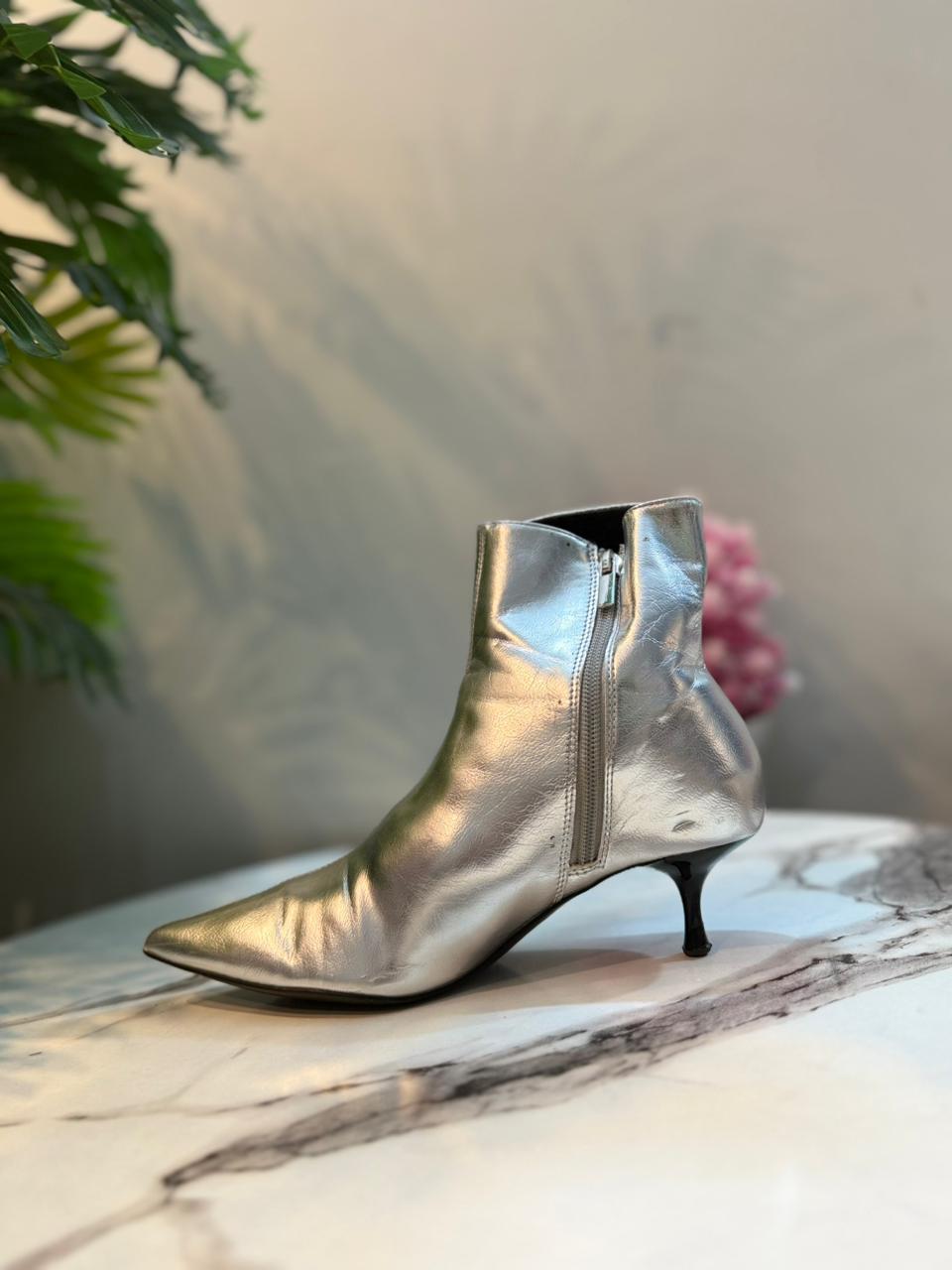Silver patent leather zipper ankle boot (Zara)