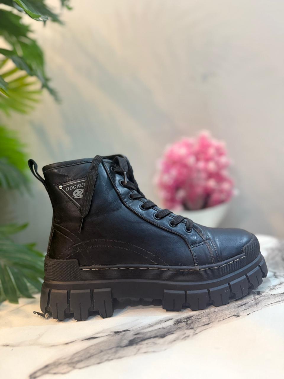Black leather zipper lace up ankle boot (Dockers)