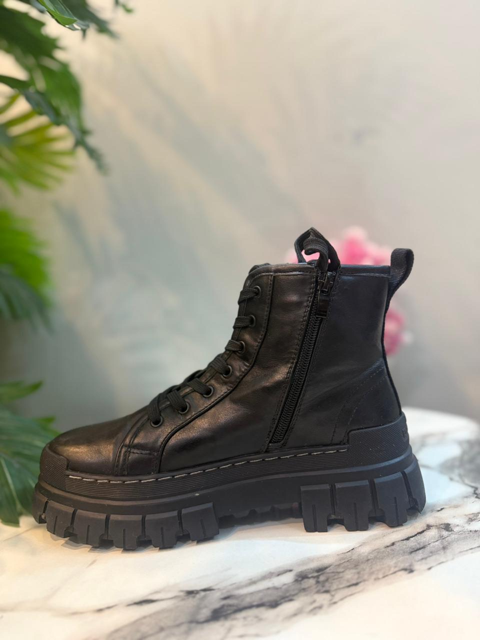 Black leather zipper lace up ankle boot (Dockers)