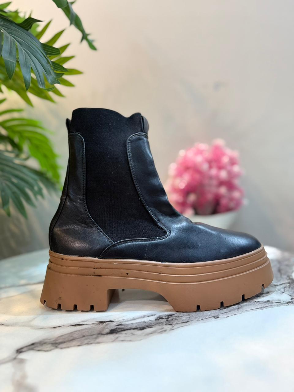 Black leather ankle boot (primark)