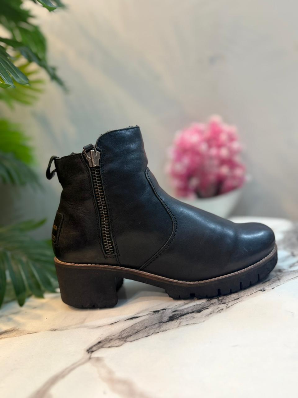 Black leather double zipper ankle boot (European brand)