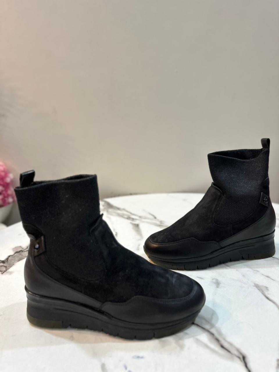 Black suede and sock ankle boot (tramis)