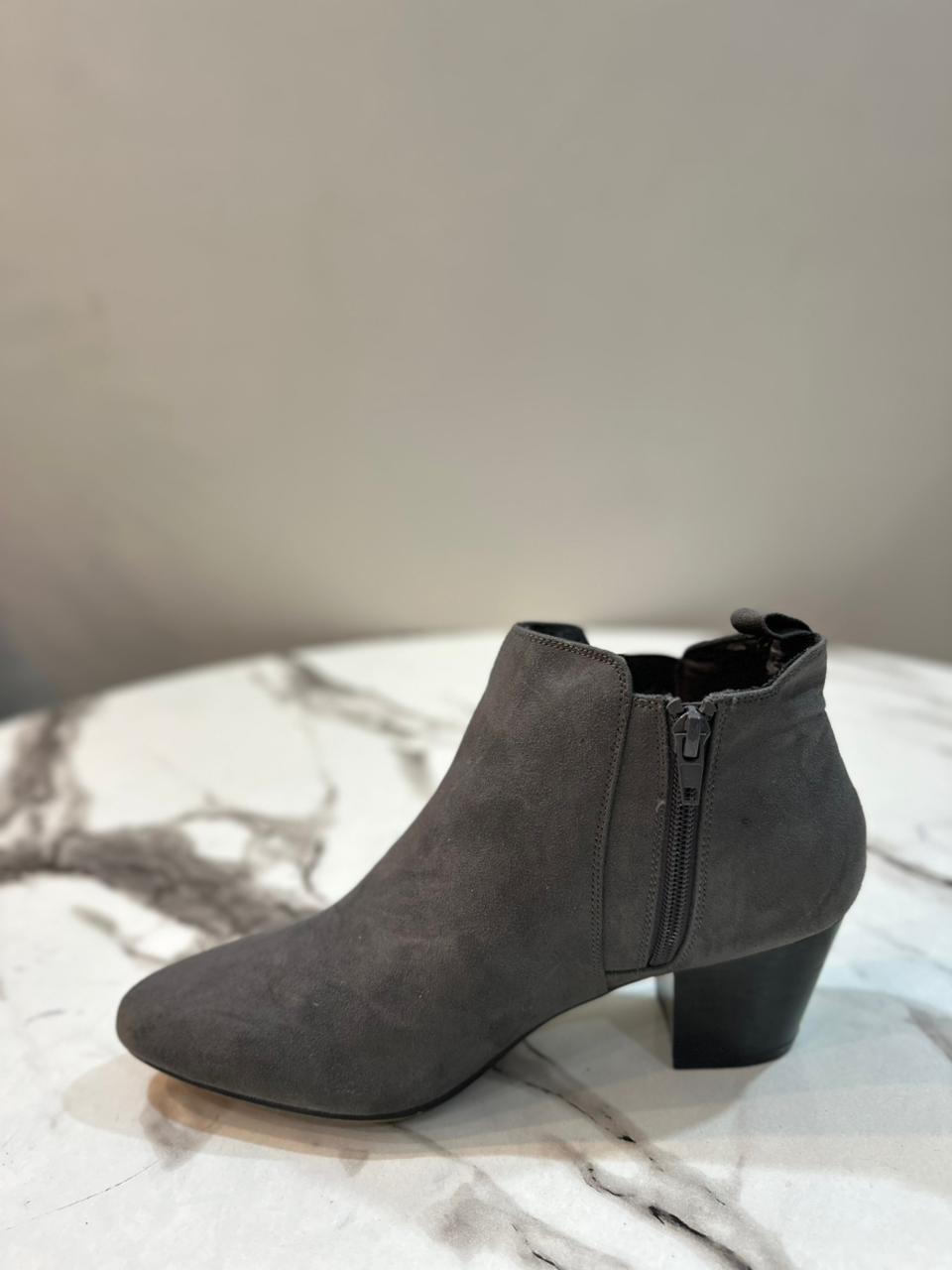 Grey suede zipper ankle boot (Unknown)