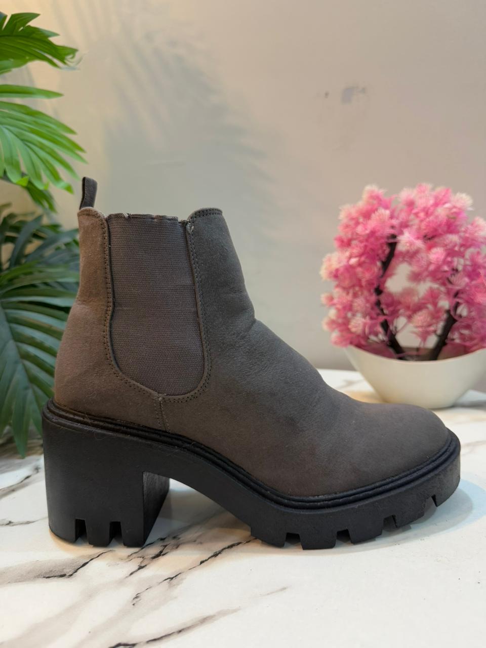 Grey suede chelsea ankle boot (red top)