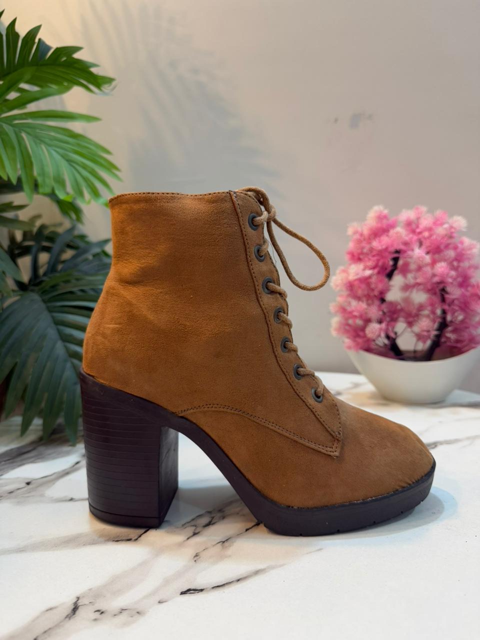 Brown lacup zipper suede ankle boot (primark)