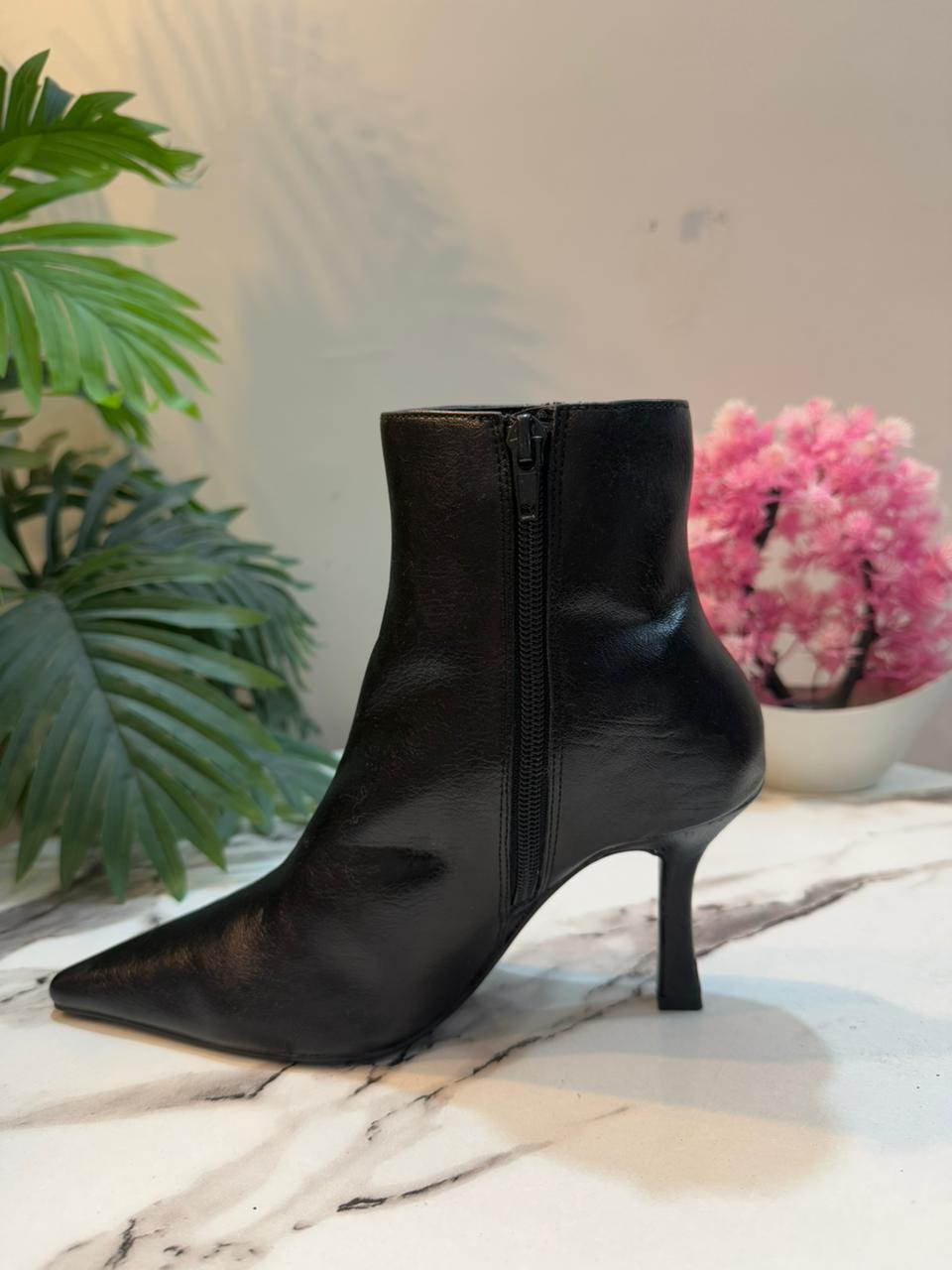 Black leather zipper ankle boot (MNG)