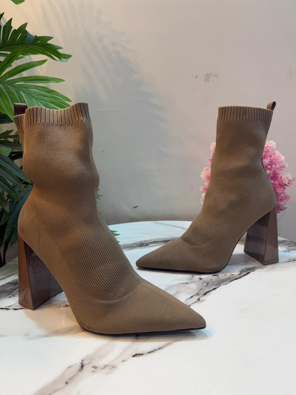 Sock ankle boot(zara)