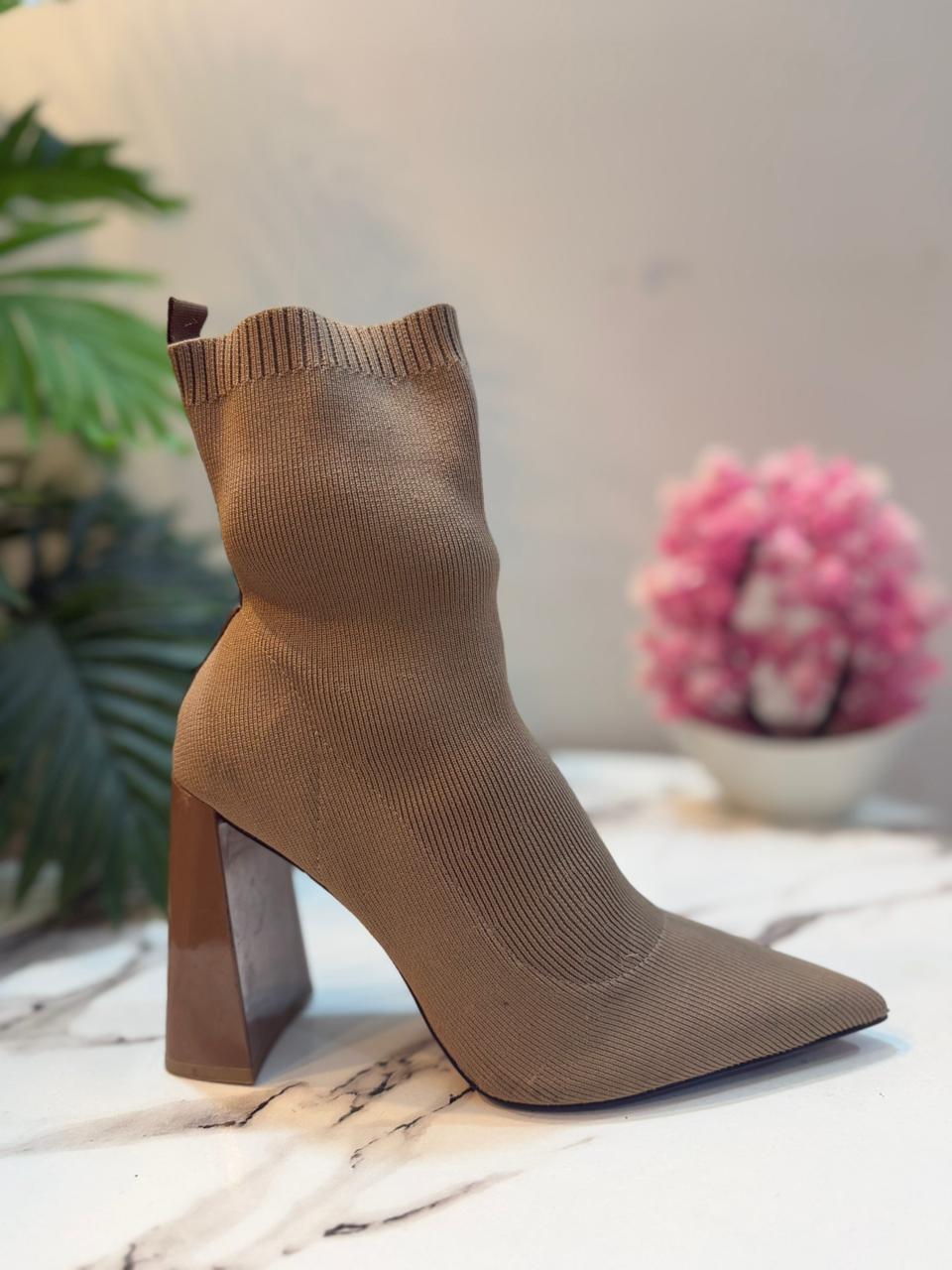 Sock ankle boot(zara)