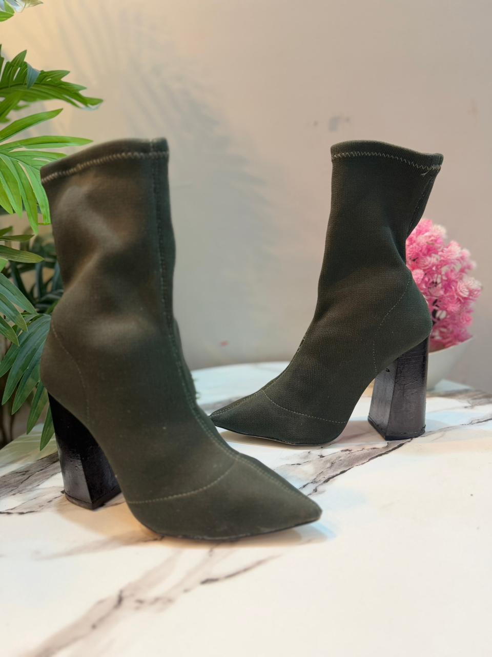 Olive green sock ankle boots (NOVO)