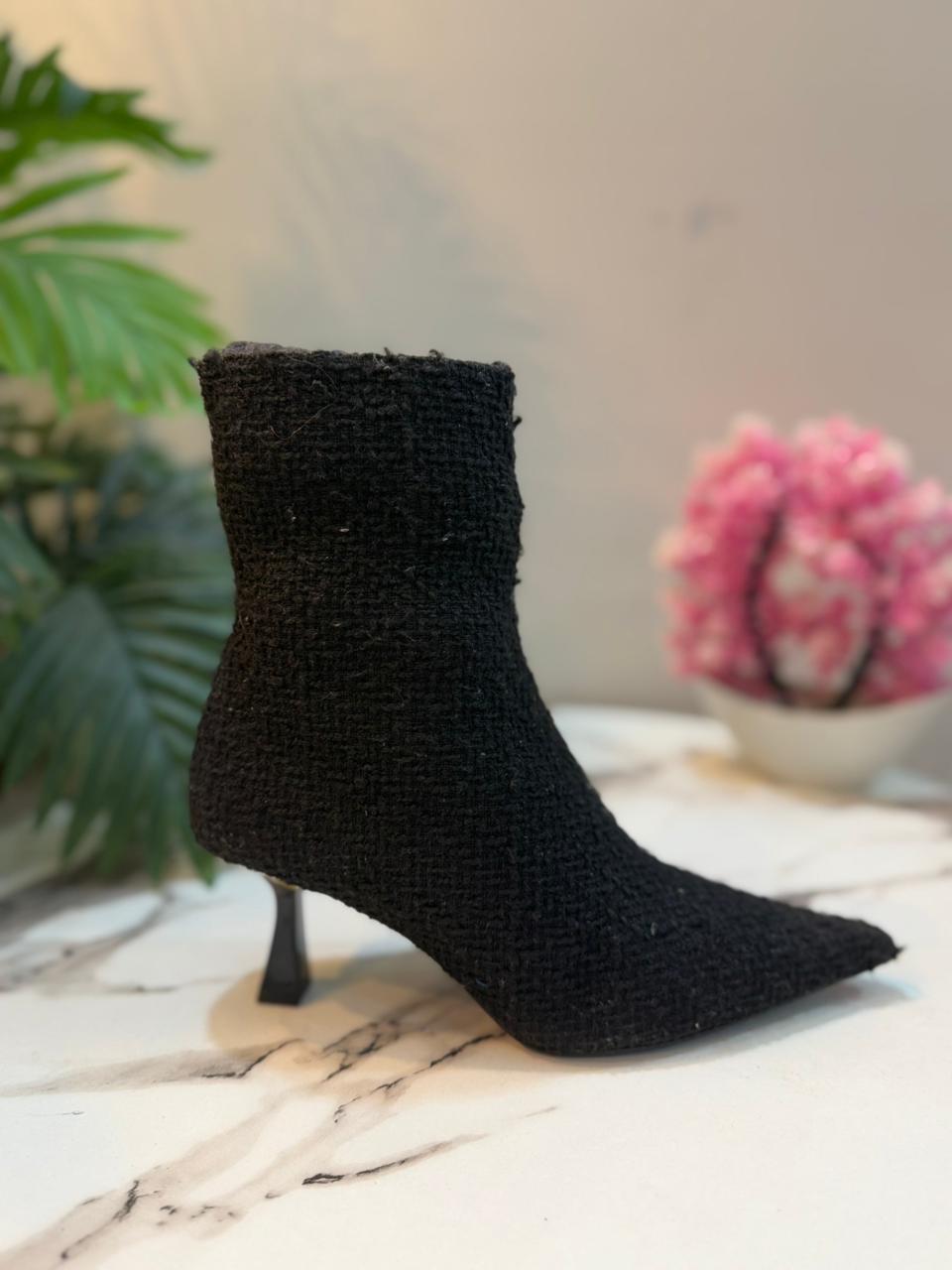 Black wooled fabric zipper ankle boot (Zara)