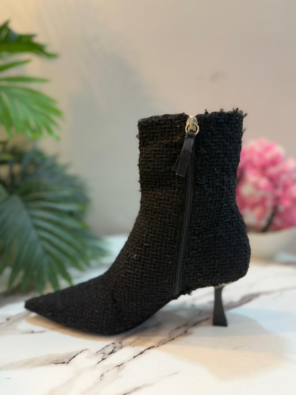 Black wooled fabric zipper ankle boot (Zara)