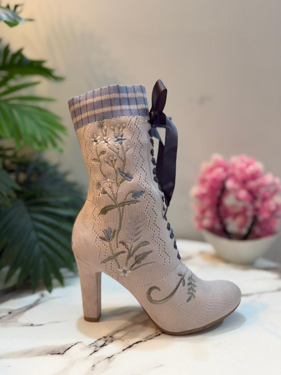 Light beige sock boots (Catwalk)