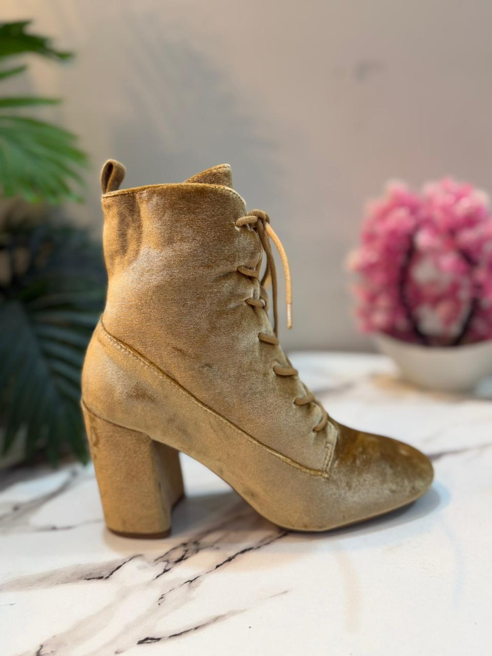 Golden velvet laceup zipper ankle boot(Gianni Bini)